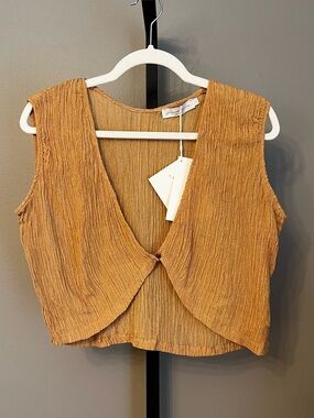 Savannah Morrow the Label Crinkle Zuma Top Sandstone Tan Size Small NWT Resort